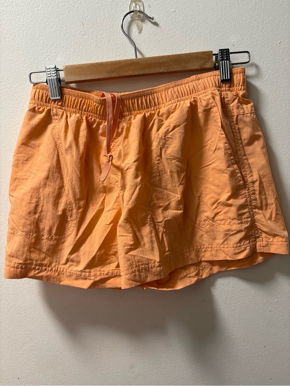 Women's Lightweight Peach Drawstring Athletic Shorts size small
